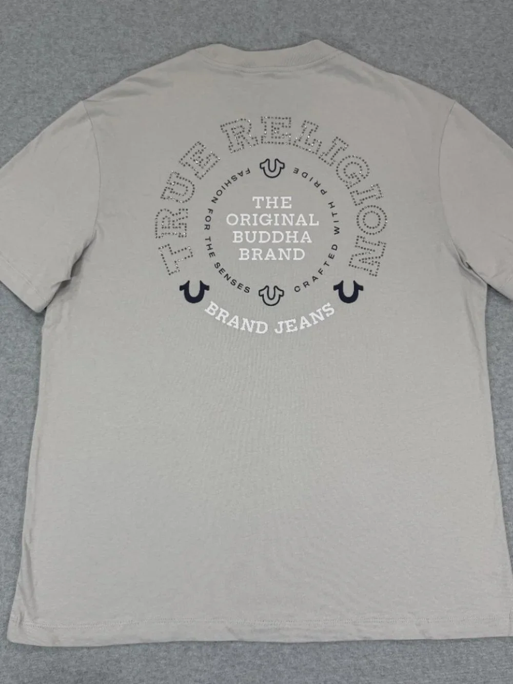 True Religion Rhinestuds TOBB Circle Graphic Tee Men's Medium M Quiet Grey NWT